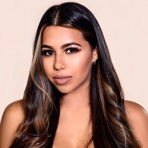 Meet your Posher, Adriana